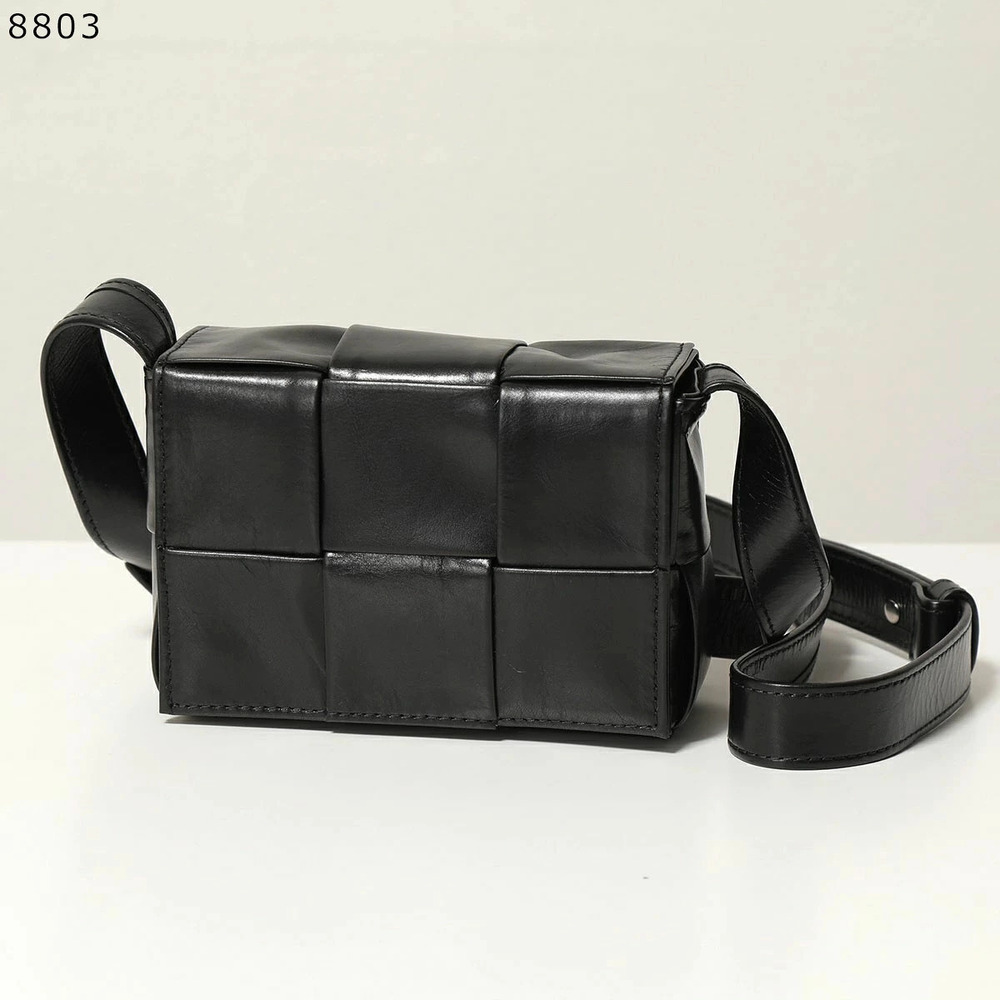 BOTTEGA VENETA Shoulder Bag Cassette Leather Maxi Intrecciato Handbag